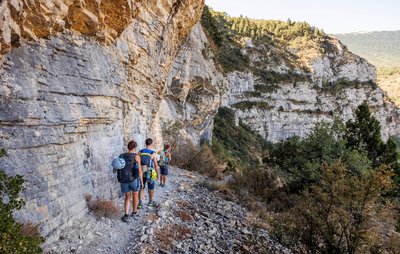 Marche d'approche au site d'escalade de Valbelle