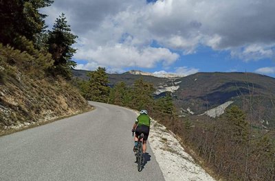 Montée à la Colle Saint - Michel