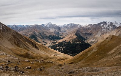 Vue sur le Lauzanier depuis le col Rémy