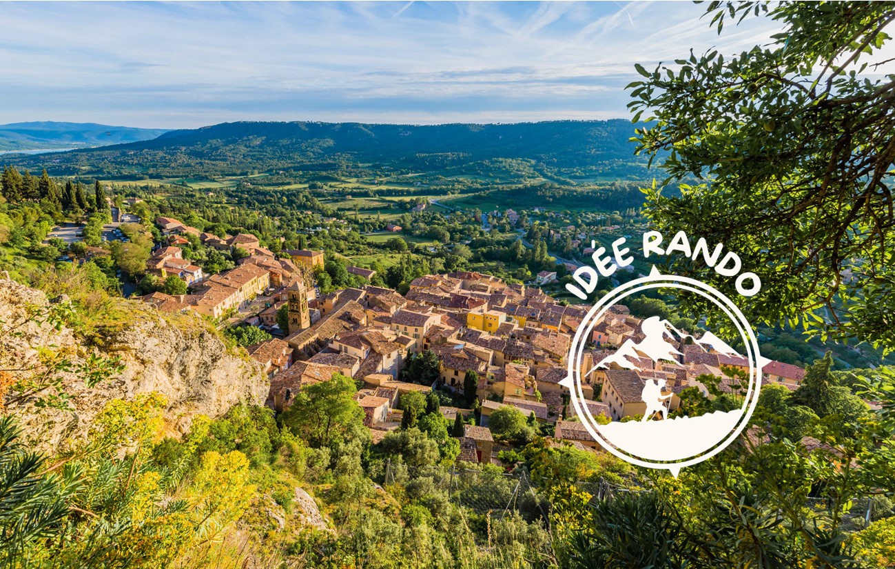 Vue sur le village de Moustiers